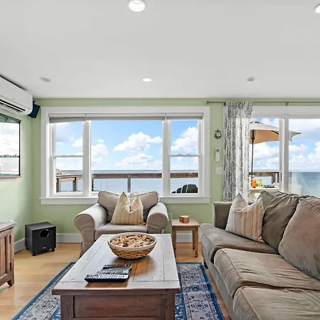 Apartamento Oceanfront Getaway With Deck Steps To Provincetown Fun